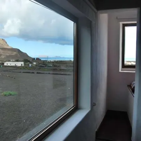 Sleeps 5 Wifi * Orzola
