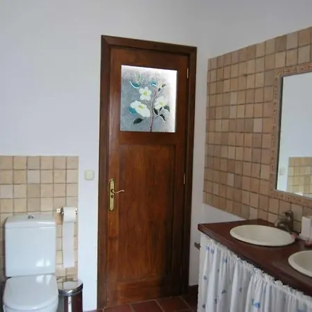 Sleeps 5 Wifi Vila *
