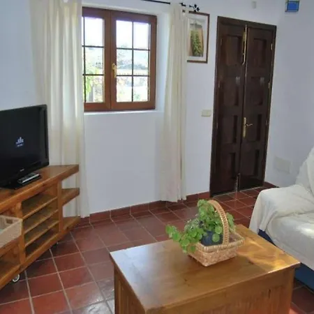 Villa Sleeps 5 Wifi Orzola